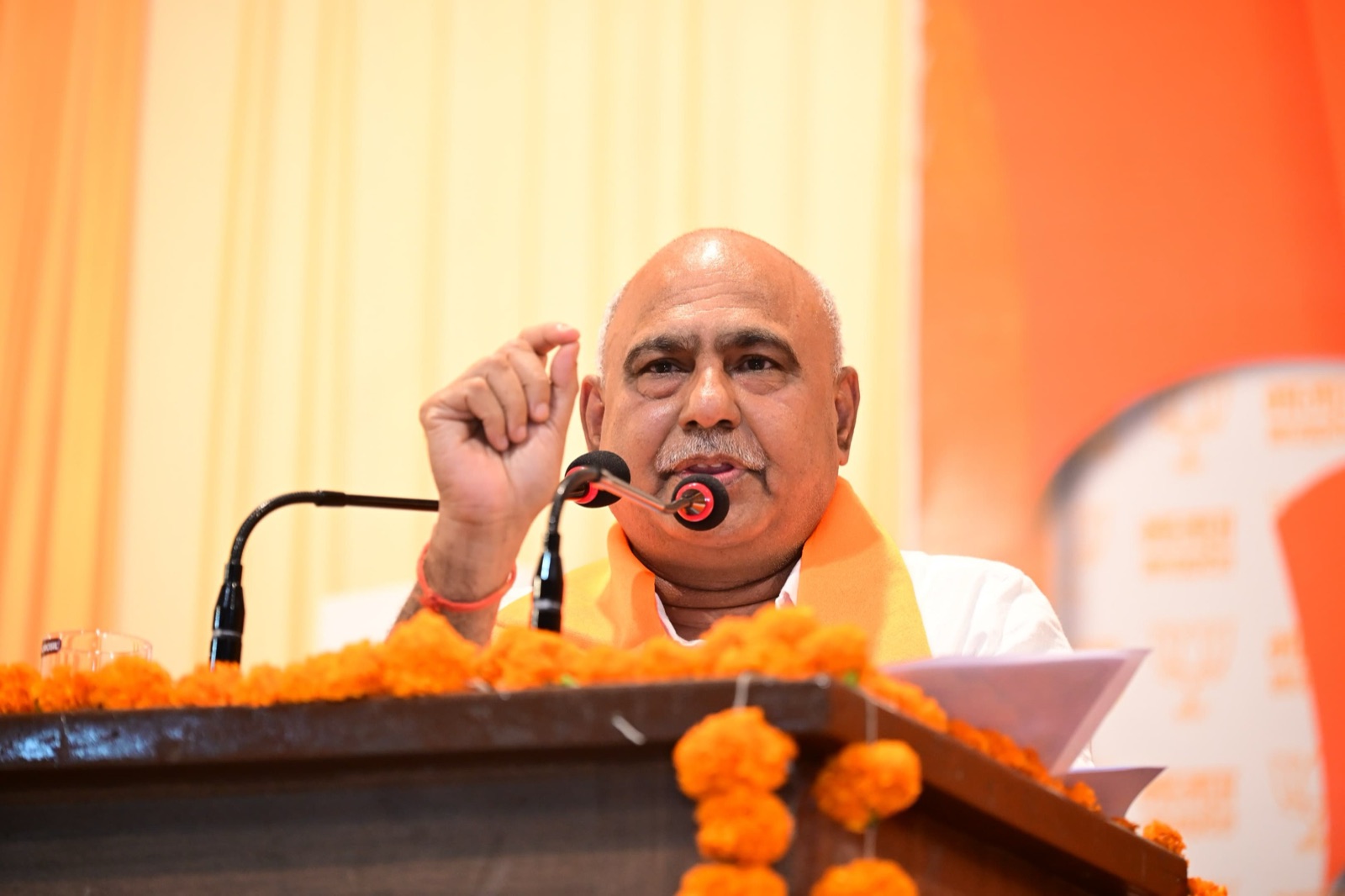 Hemant Khandelwal addressing party workers at a public gathering